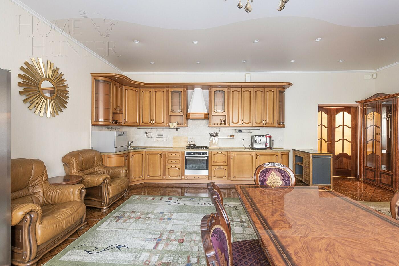 2-этажный коттедж 732 м² с отделкой