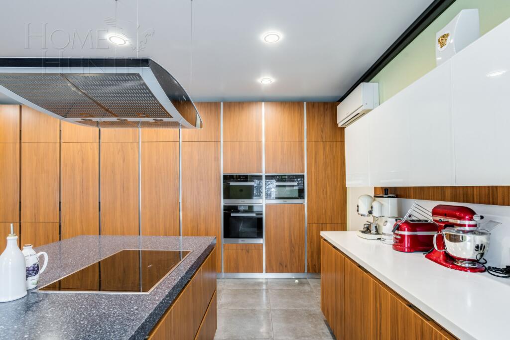 2-этажный коттедж 600 м² с отделкой