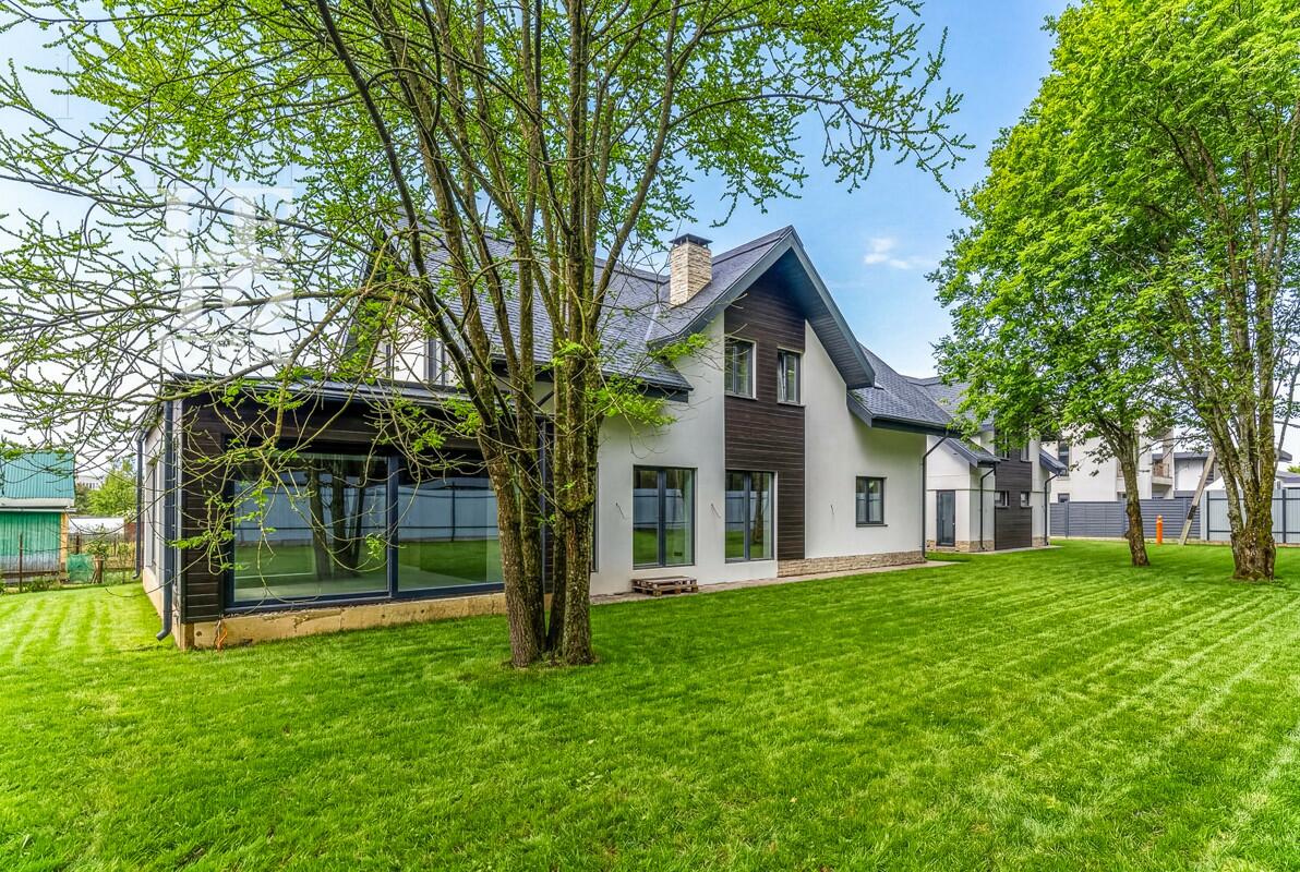 2-этажный коттедж 300 м² без отделки