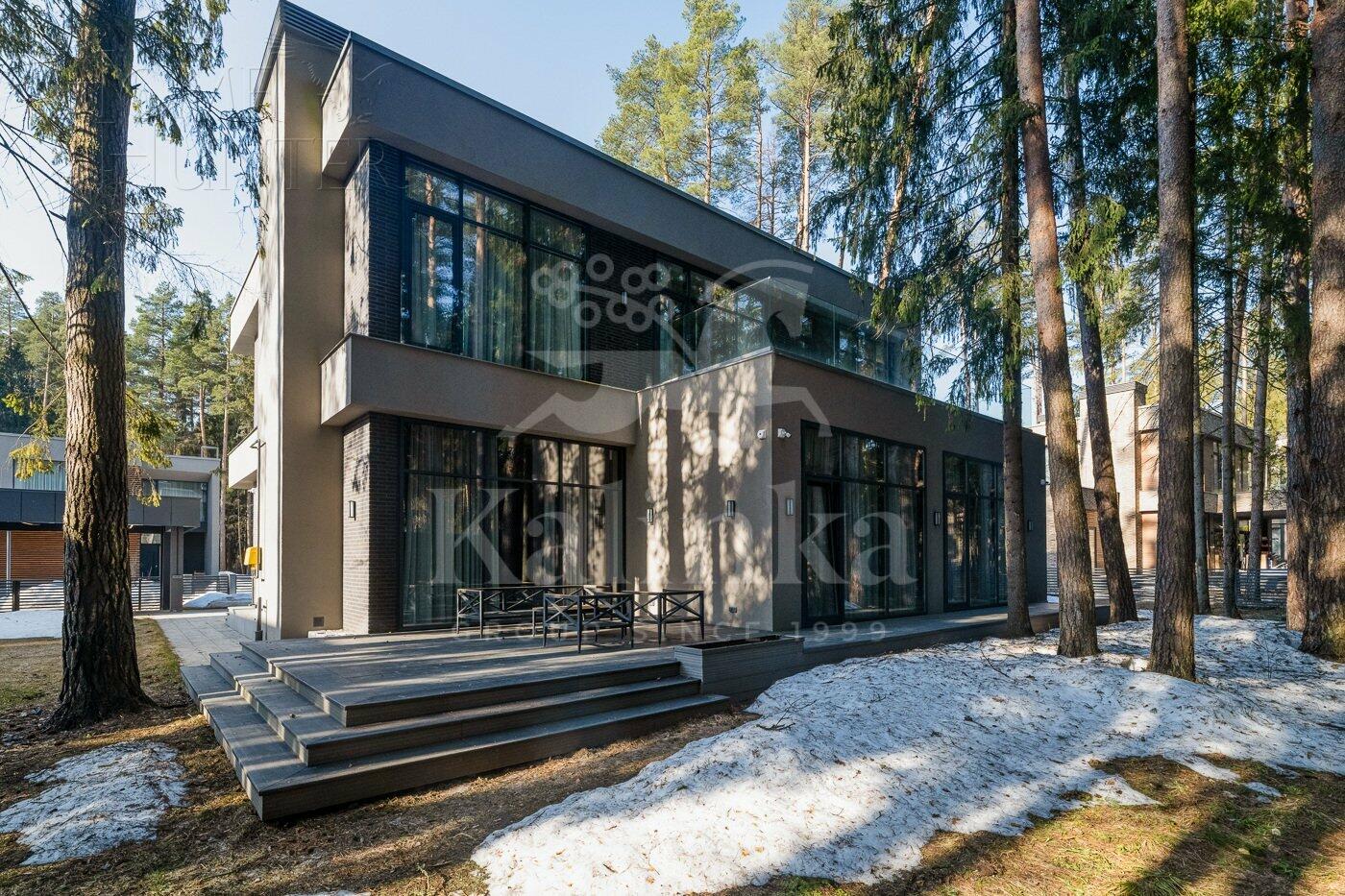 2-этажный коттедж 380 м² с отделкой