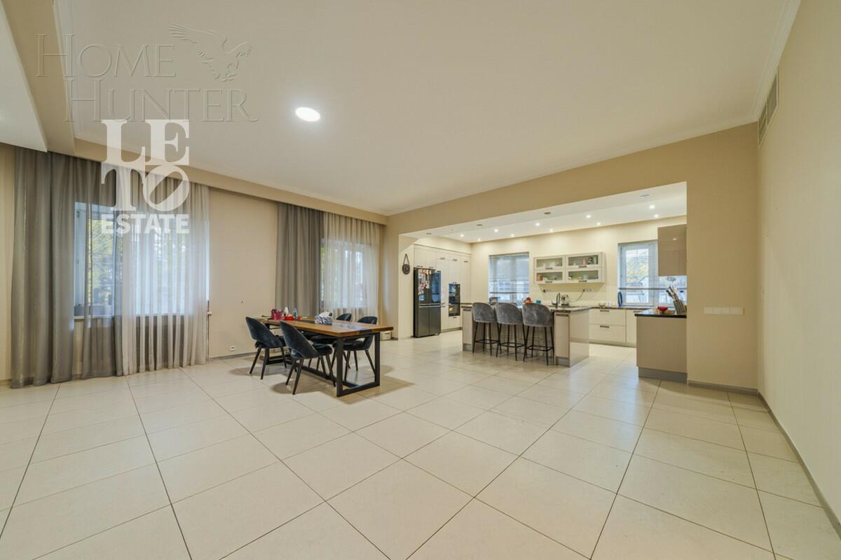 2-этажный коттедж 1 512 м² с отделкой