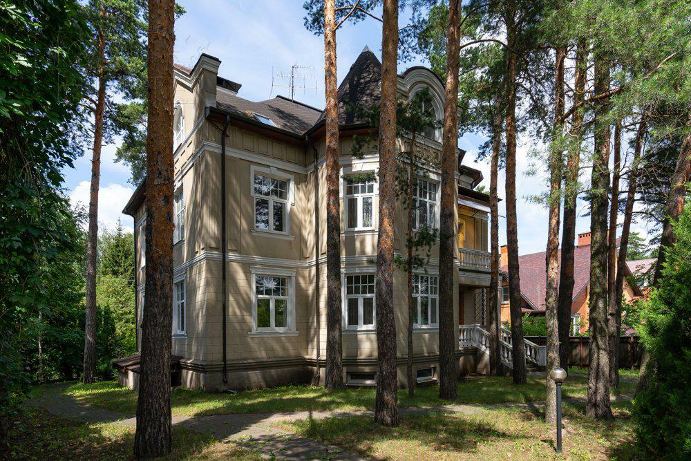 2-этажный коттедж 680 м² с отделкой