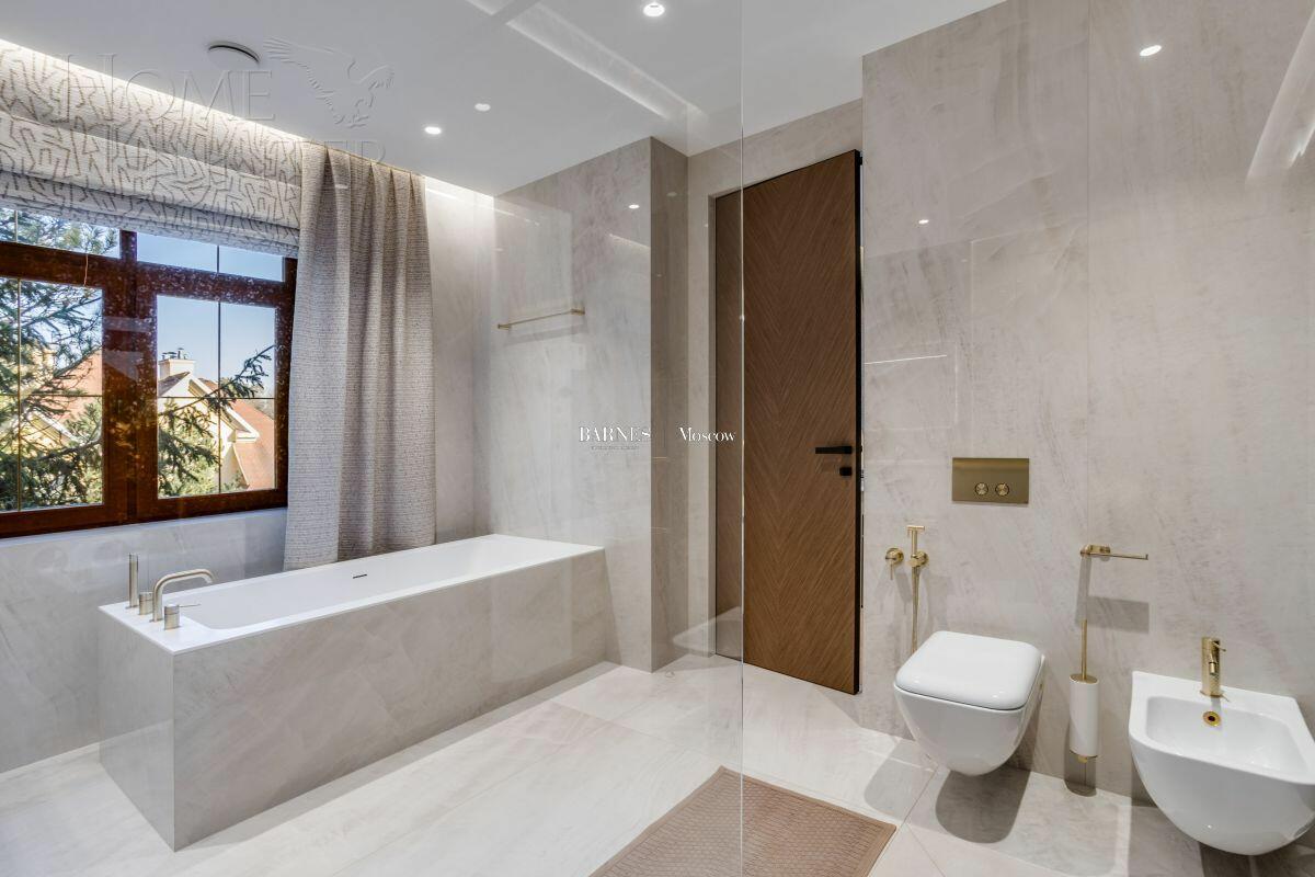 2-этажный коттедж 357 м² с отделкой