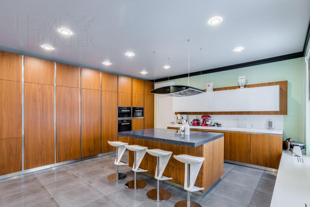 2-этажный коттедж 600 м² с отделкой