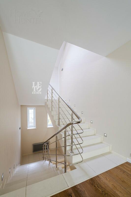 2-этажный коттедж 1 512 м² с отделкой