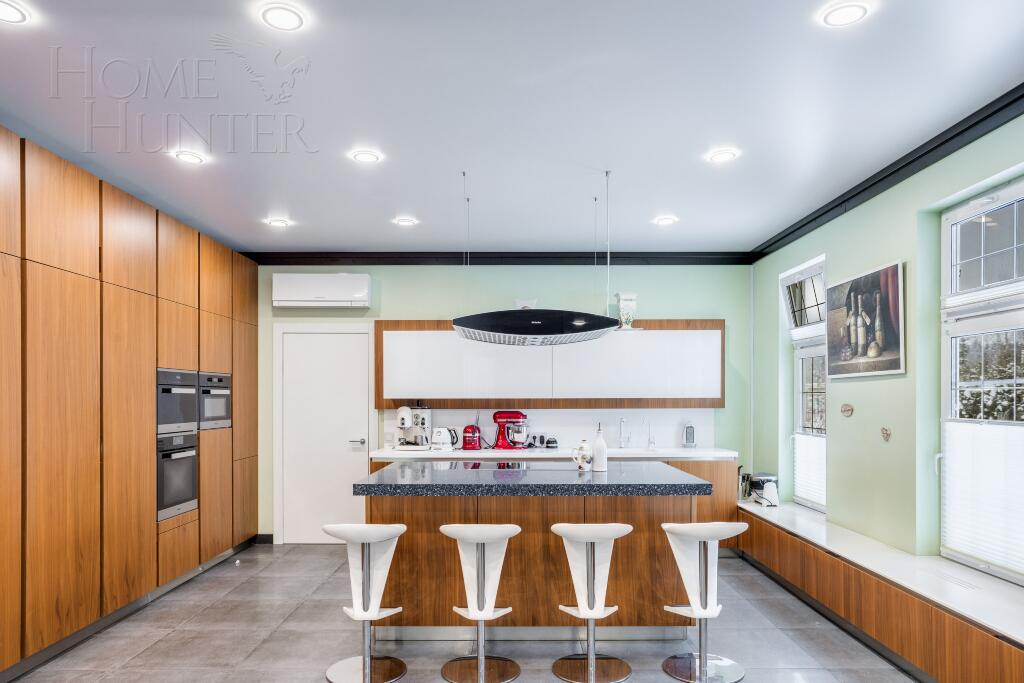 2-этажный коттедж 600 м² с отделкой