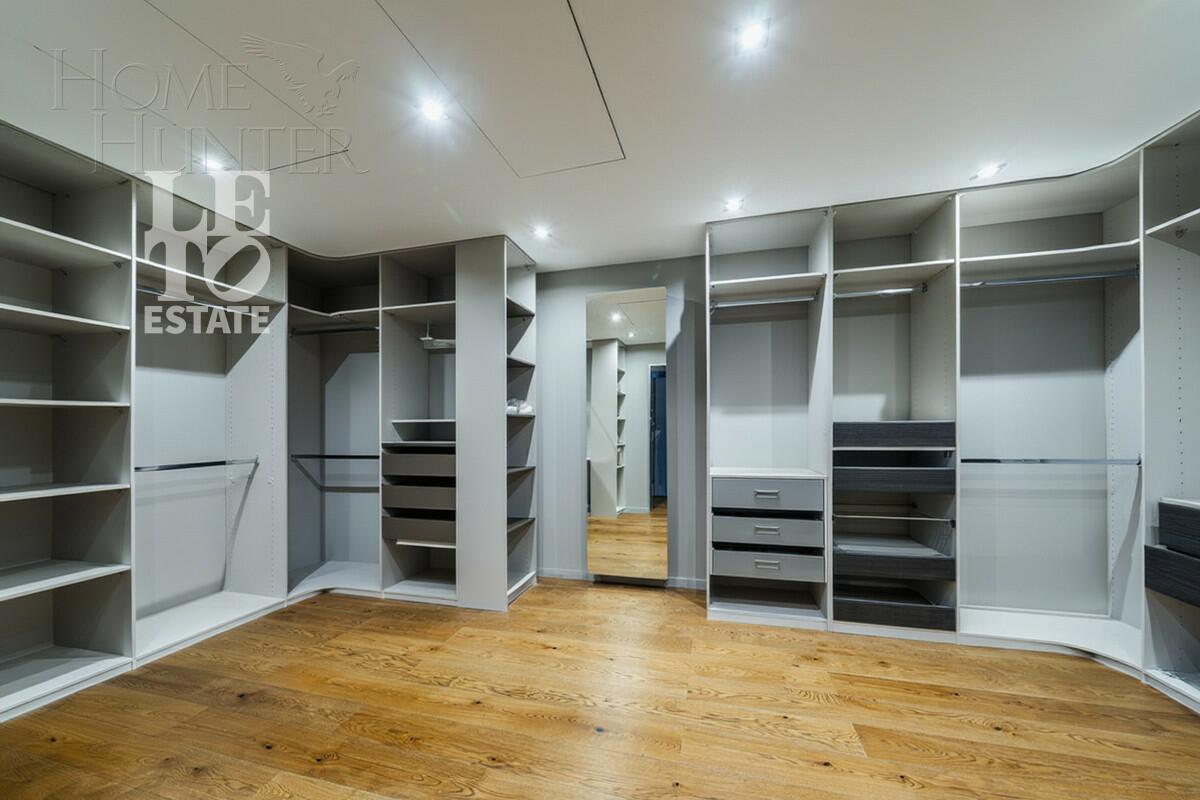 2-этажный коттедж 1 512 м² с отделкой