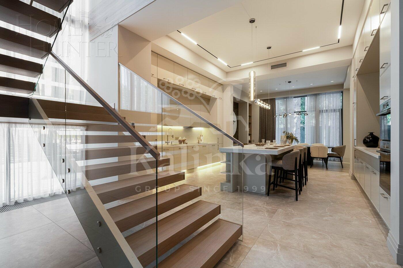 2-этажный коттедж 380 м² с отделкой