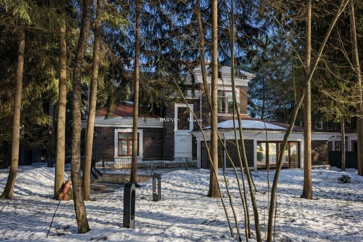 2-этажный коттедж 357 м² с отделкой