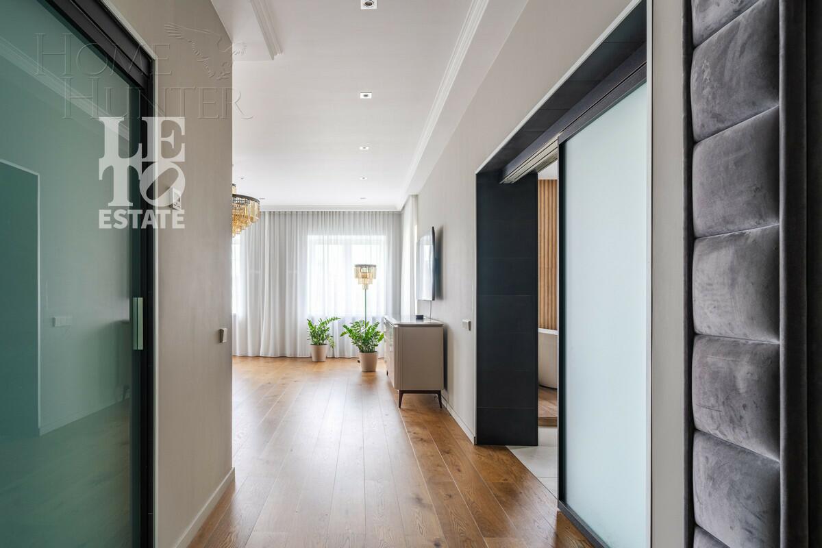 2-этажный коттедж 1 512 м² с отделкой