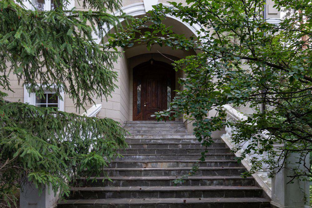 2-этажный коттедж 680 м² с отделкой