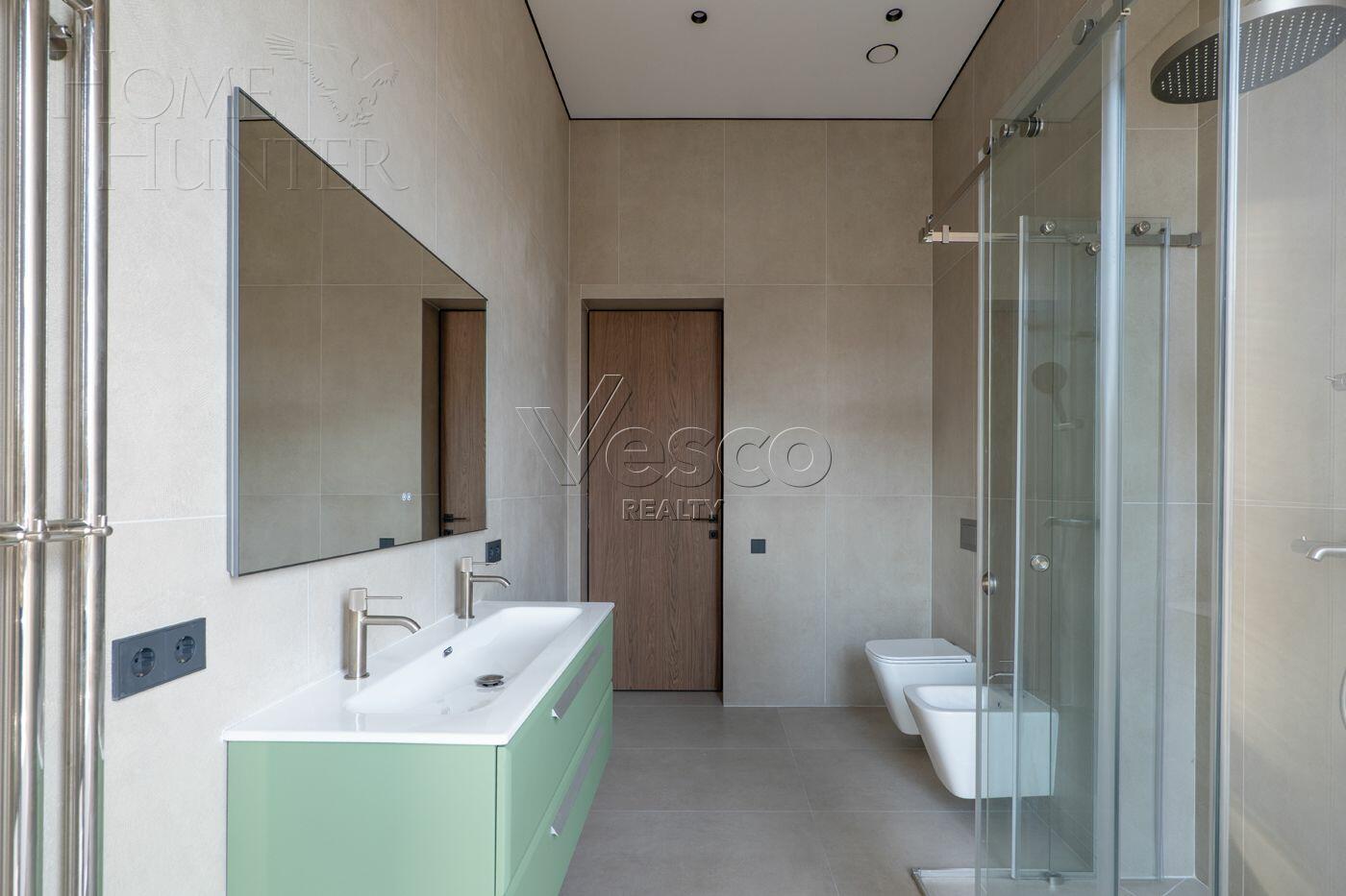 2-этажный коттедж 243 м² с отделкой