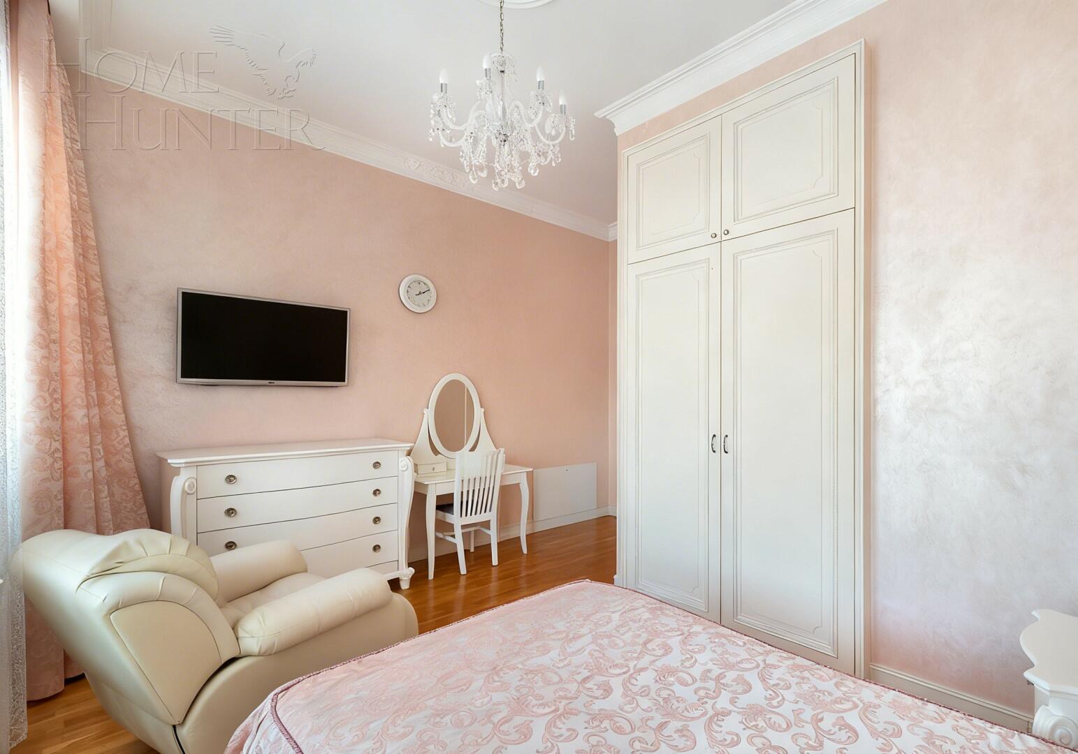 3-этажный коттедж 707.9 м² с отделкой