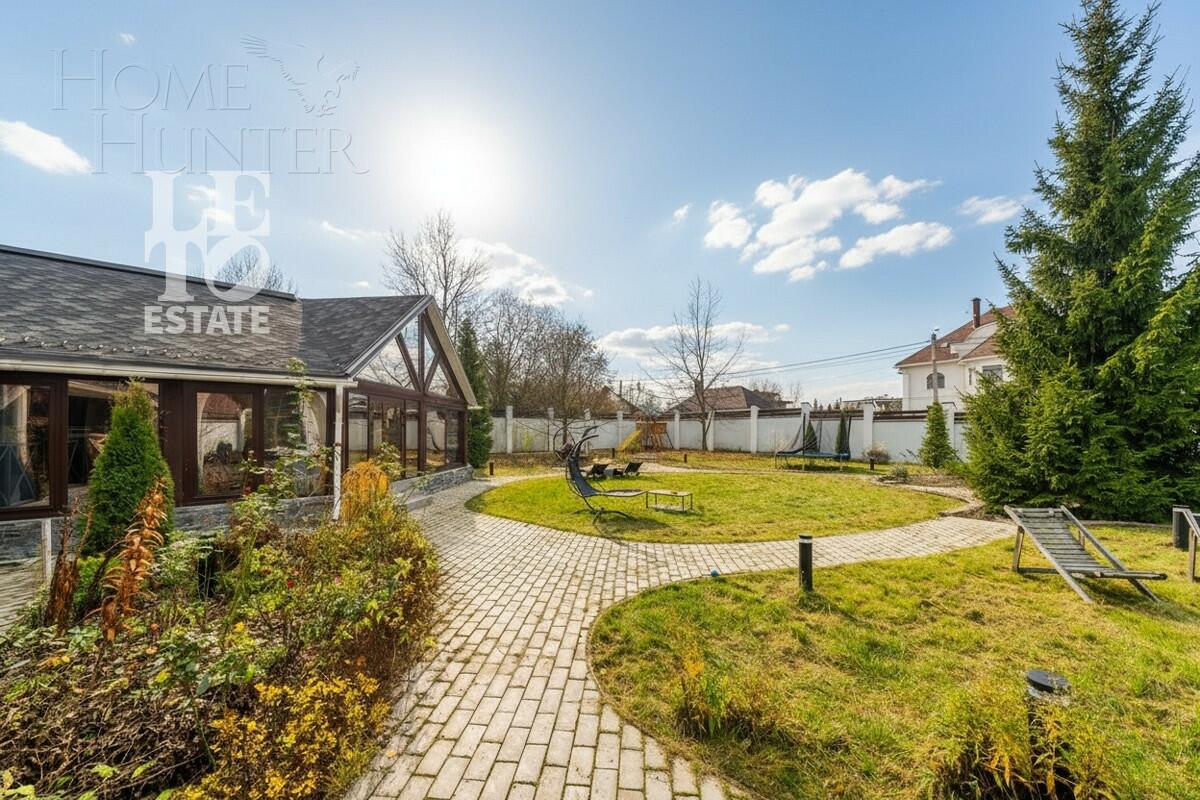 2-этажный коттедж 1 512 м² с отделкой