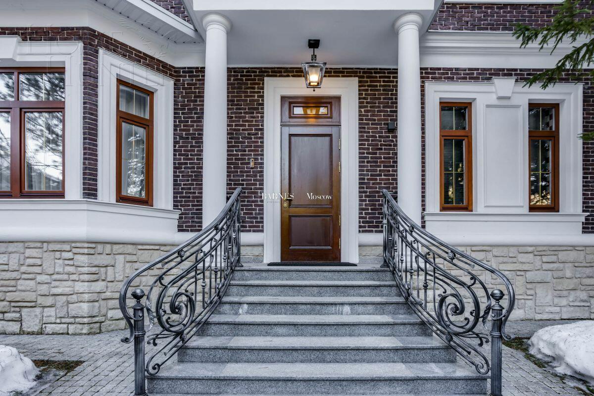 2-этажный коттедж 357 м² с отделкой