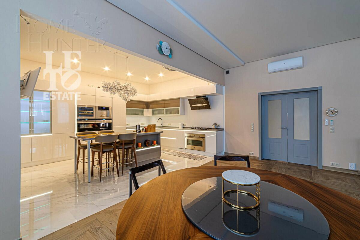 2-этажный коттедж 710 м² с отделкой