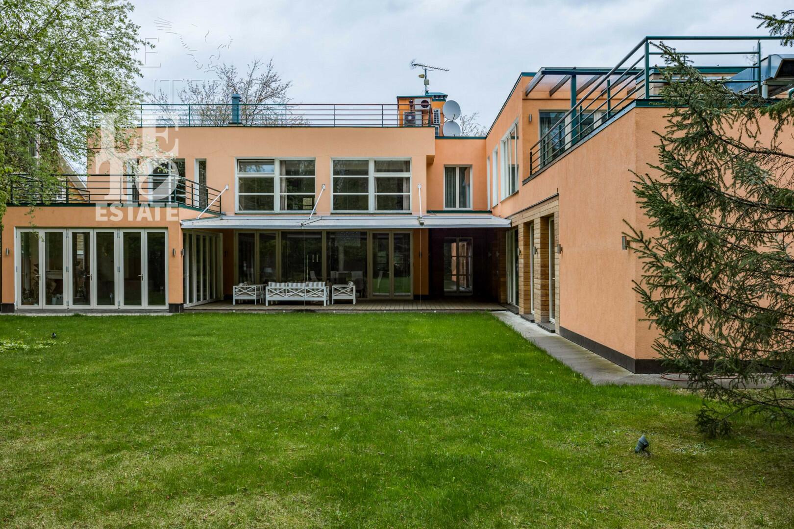 2-этажный коттедж 760 м² с отделкой