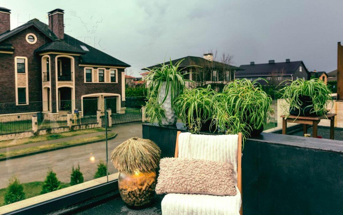 3-этажный таунхаус 250 м² с отделкой