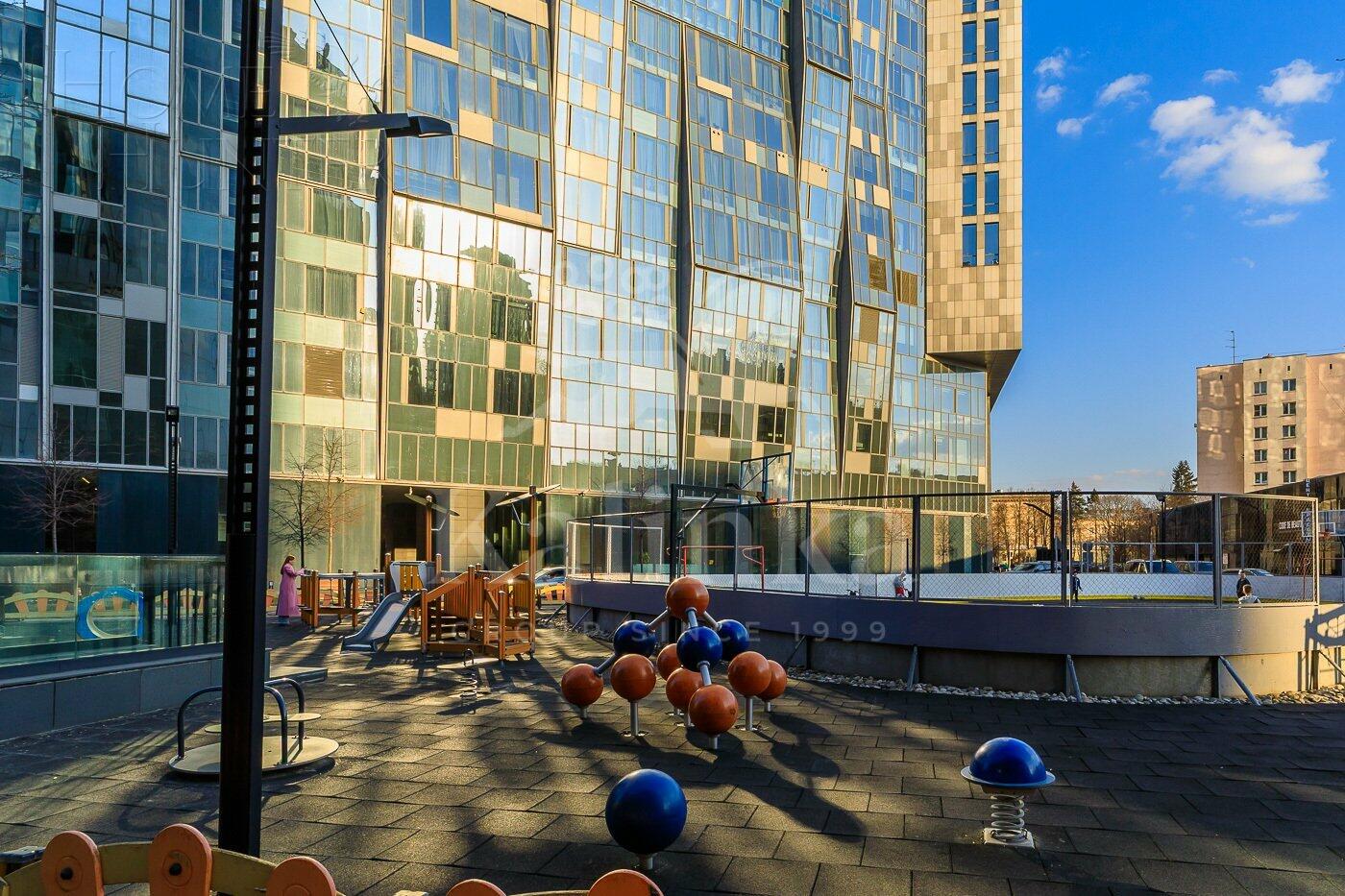 4-КОМН. КВАРТИРА С ОТДЕЛКОЙ 140 М² НА 10 ЭТАЖЕ