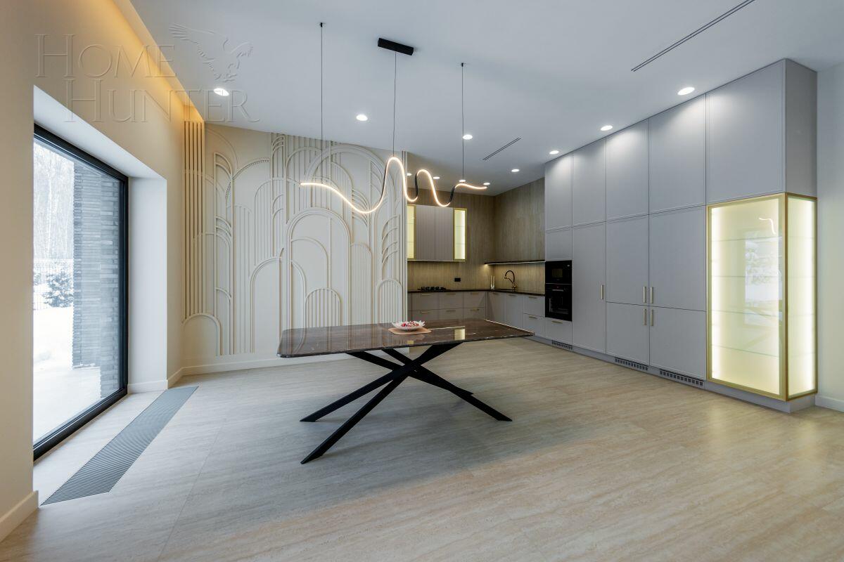 2-этажный коттедж 350 м² с отделкой