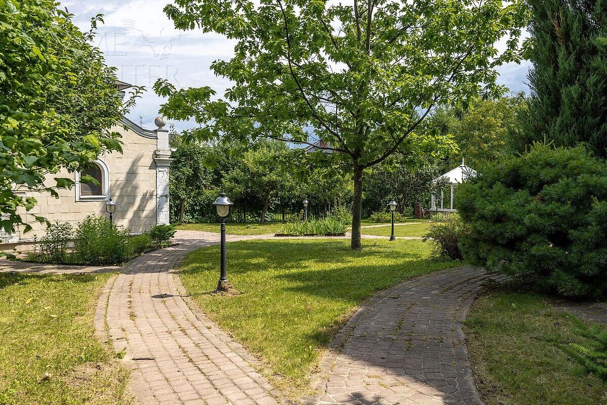 3-этажный коттедж 450 м² с отделкой