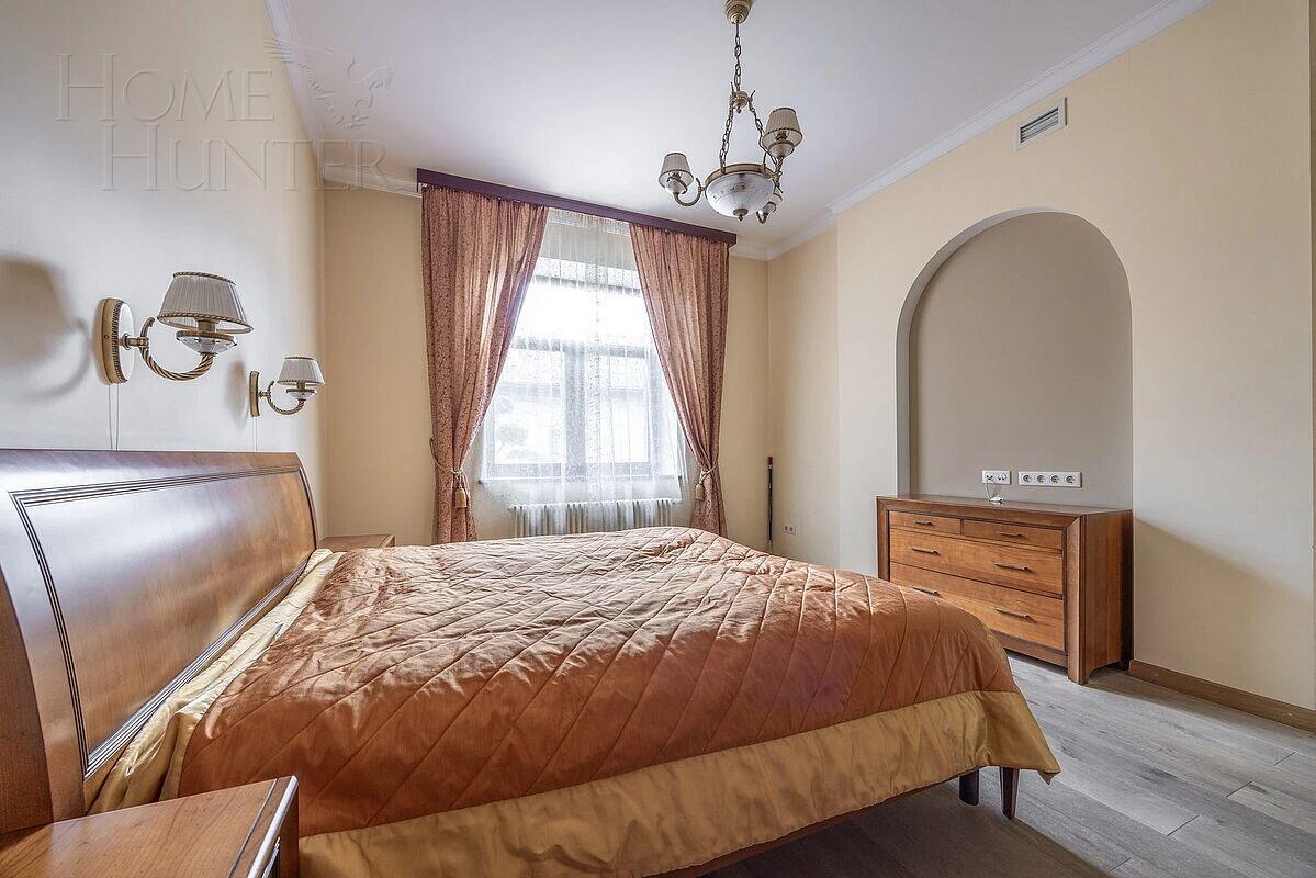 3-этажный коттедж 450 м² с отделкой