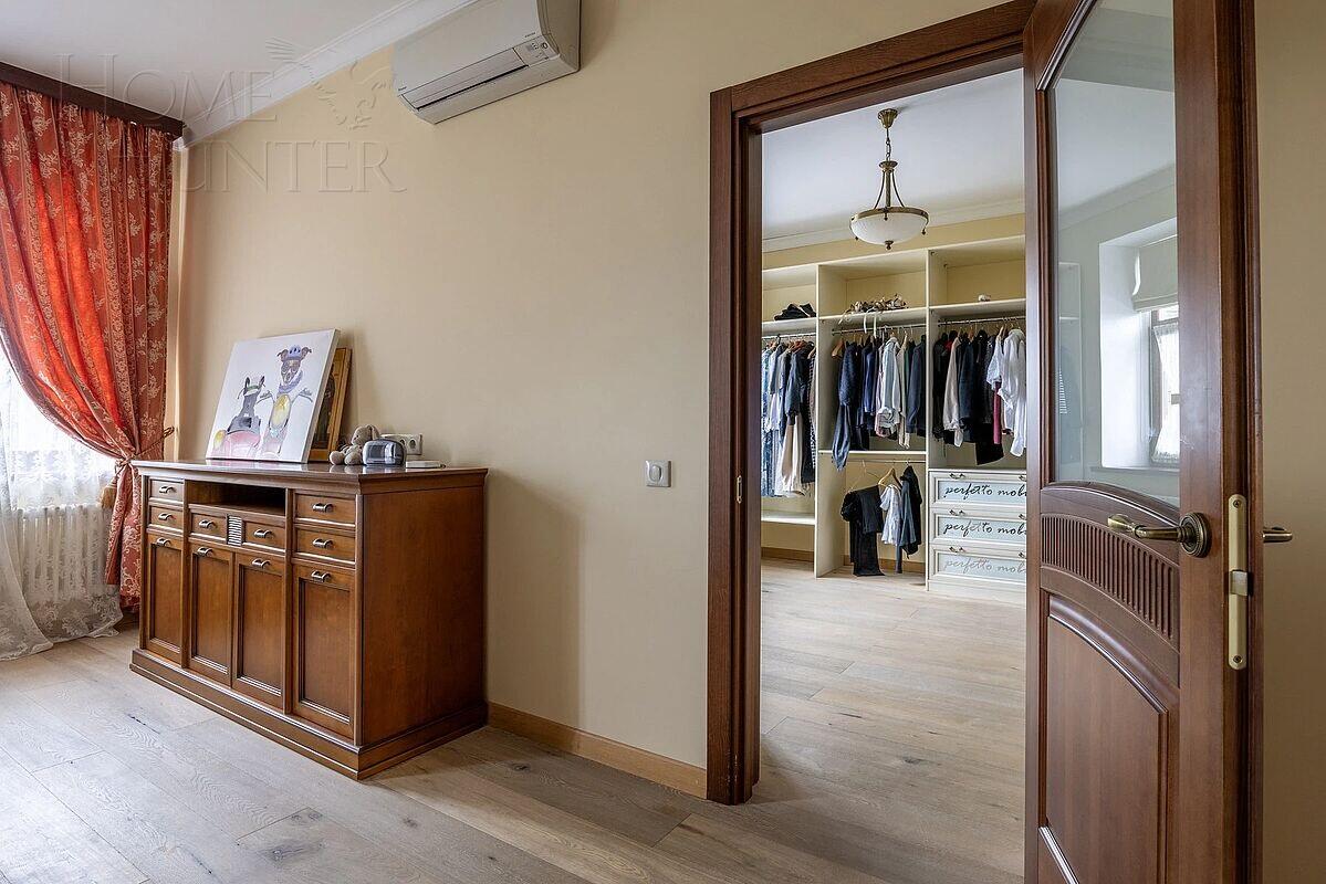 3-этажный коттедж 450 м² с отделкой