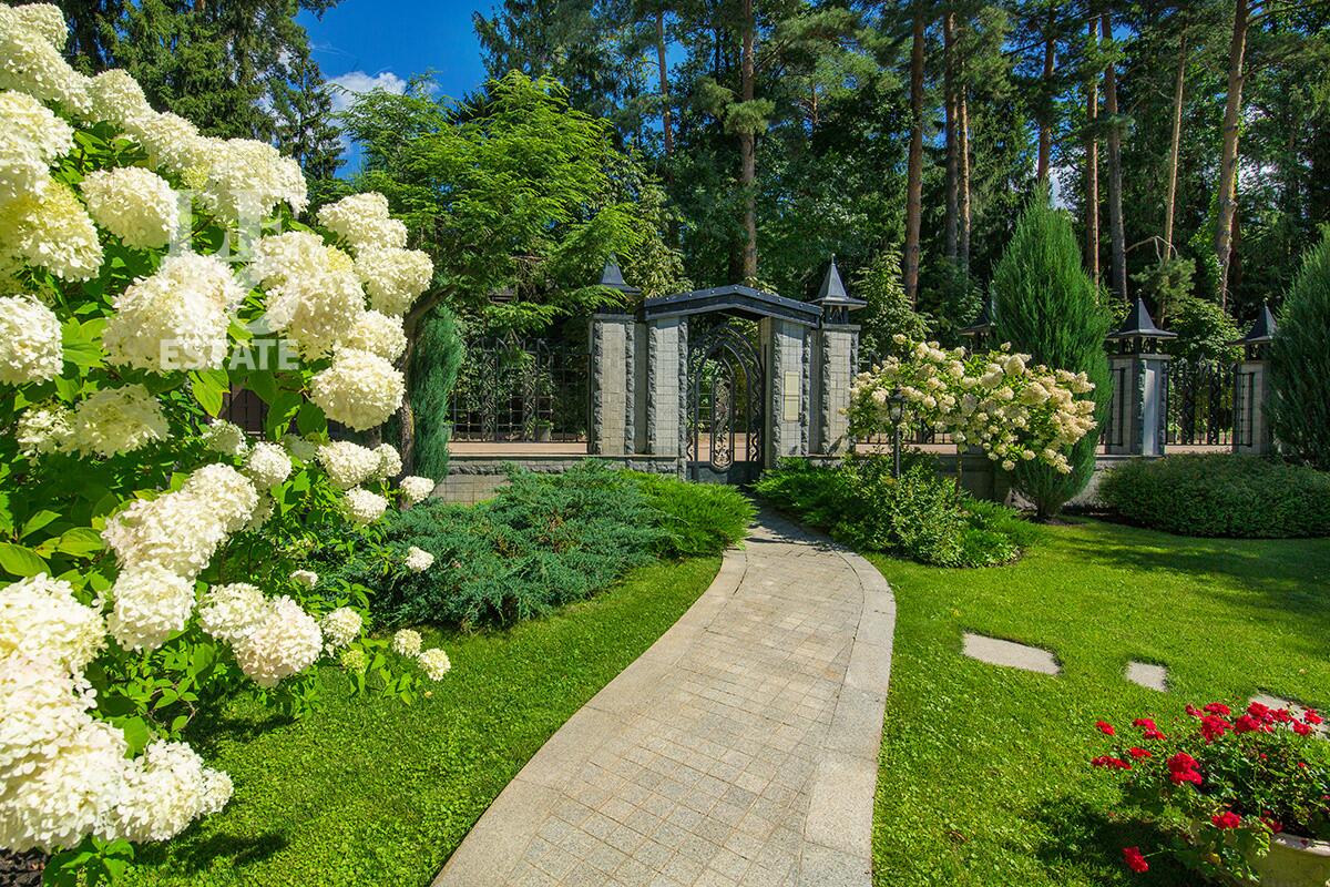 3-этажный коттедж 555 м² с отделкой