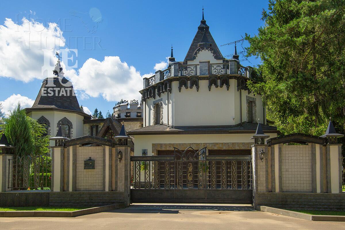 3-этажный коттедж 555 м² с отделкой