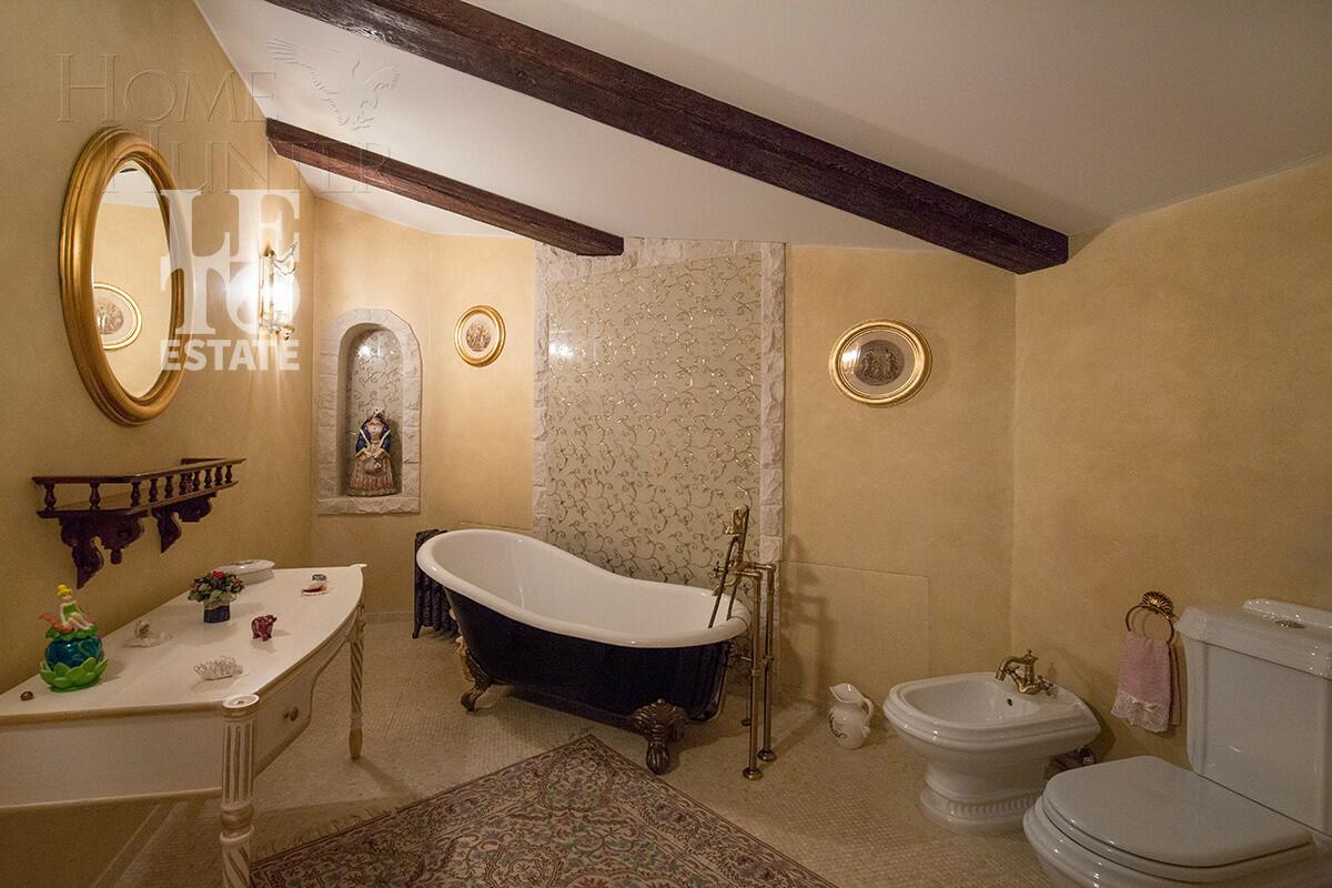 3-этажный коттедж 555 м² с отделкой