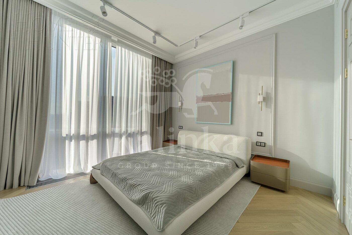 4-КОМН. КВАРТИРА С ОТДЕЛКОЙ 140 М² НА 10 ЭТАЖЕ