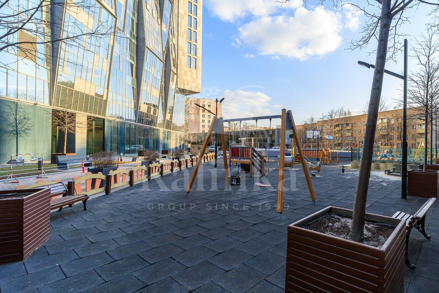 4-КОМН. КВАРТИРА С ОТДЕЛКОЙ 140 М² НА 10 ЭТАЖЕ