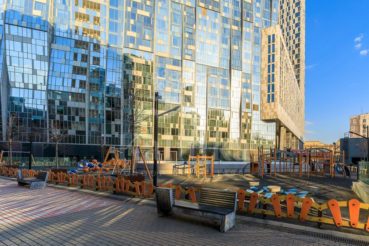 4-КОМН. КВАРТИРА С ОТДЕЛКОЙ 140 М² НА 10 ЭТАЖЕ