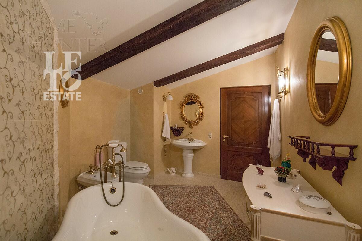 3-этажный коттедж 555 м² с отделкой