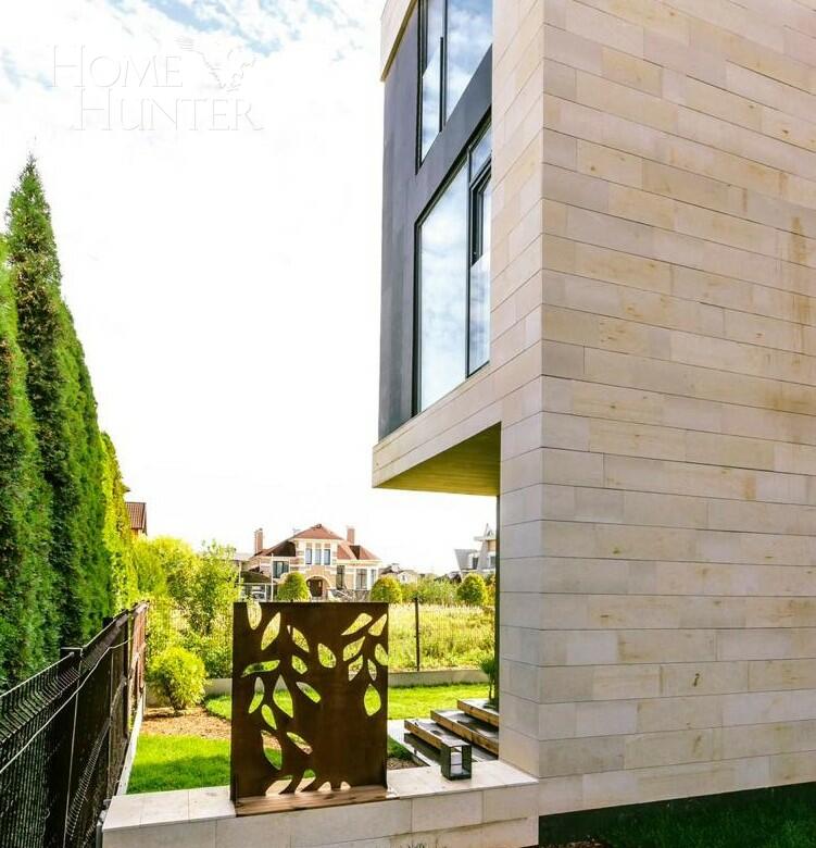 3-этажный таунхаус 250 м² с отделкой