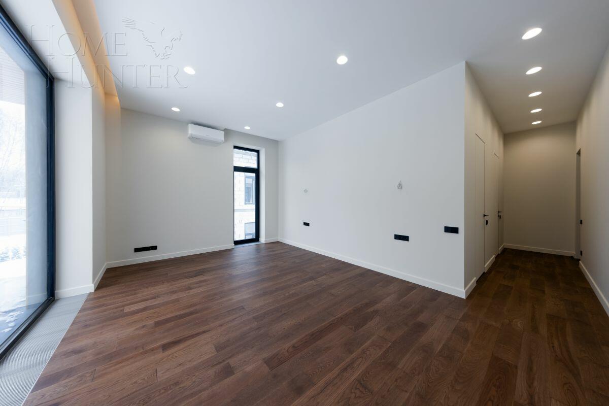 2-этажный коттедж 350 м² с отделкой