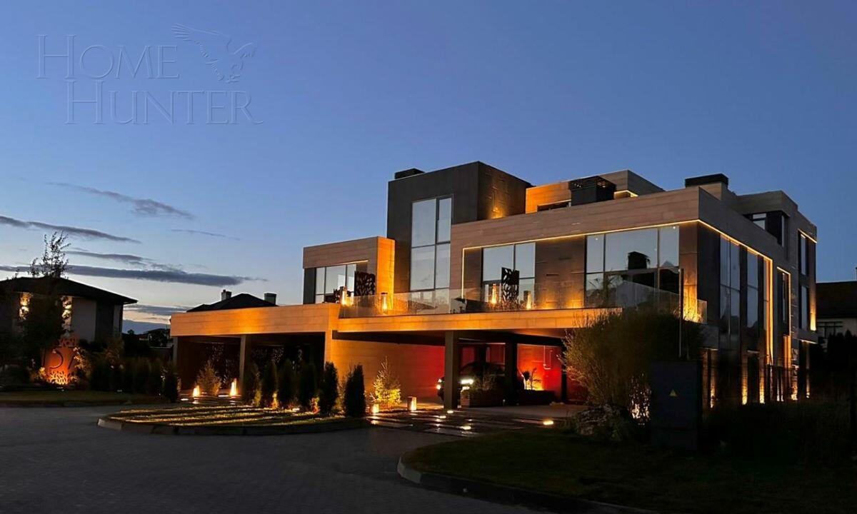 3-этажный таунхаус 250 м² с отделкой