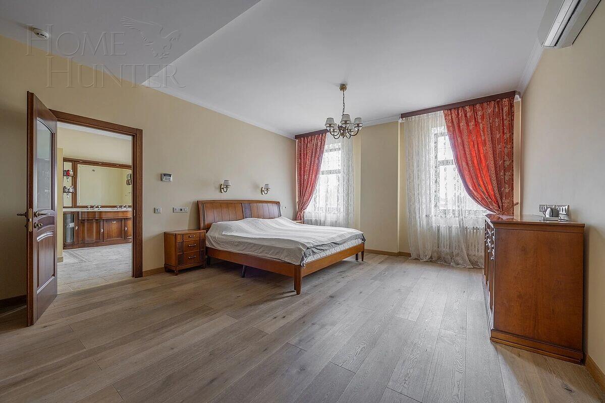 3-этажный коттедж 450 м² с отделкой