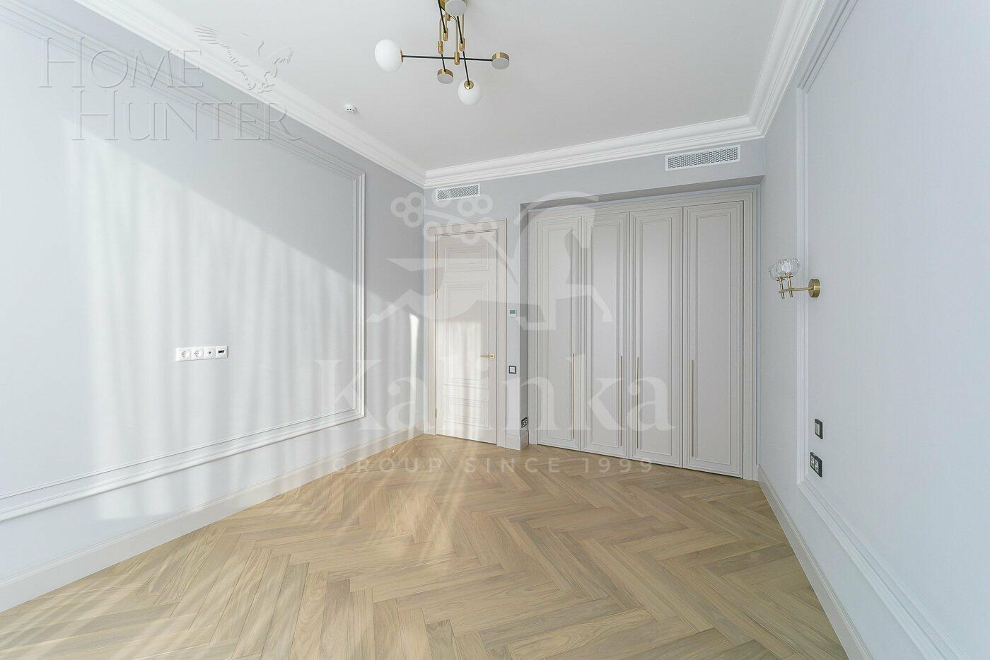 4-КОМН. КВАРТИРА С ОТДЕЛКОЙ 140 М² НА 10 ЭТАЖЕ