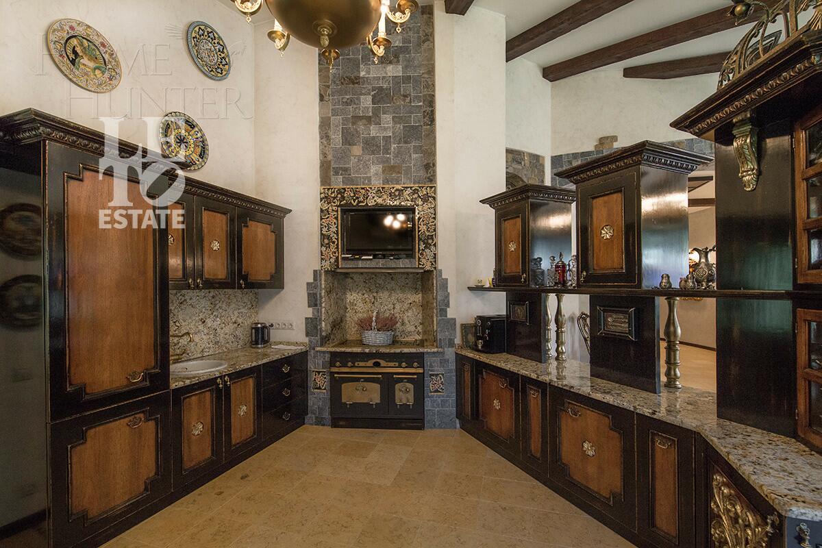 3-этажный коттедж 555 м² с отделкой