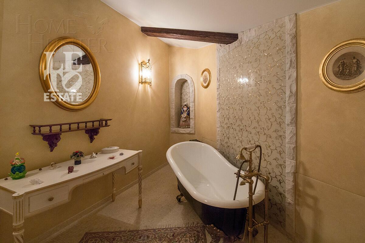 3-этажный коттедж 555 м² с отделкой