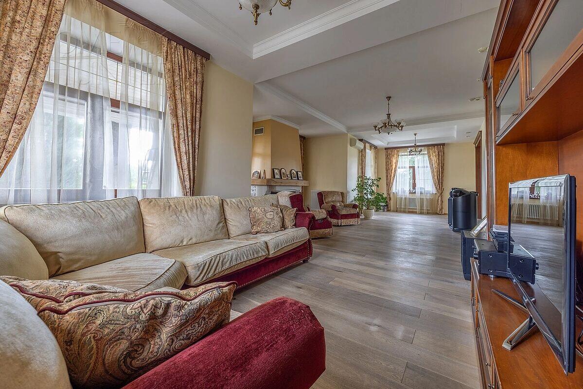 3-этажный коттедж 450 м² с отделкой