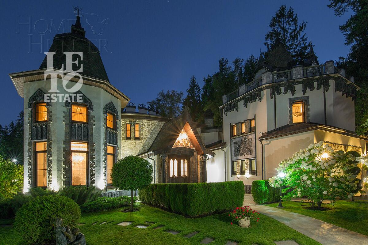 3-этажный коттедж 555 м² с отделкой