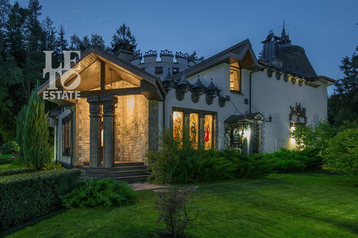 3-этажный коттедж 555 м² с отделкой