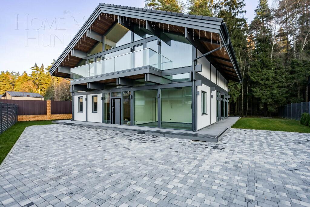 2-этажный коттедж 350 м² с отделкой