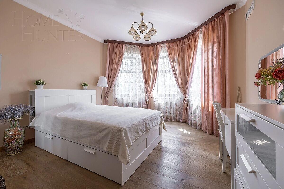 3-этажный коттедж 450 м² с отделкой