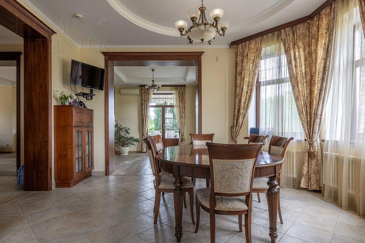 3-этажный коттедж 450 м² с отделкой