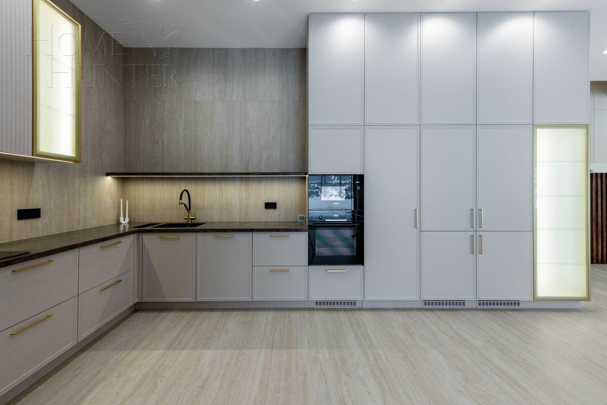 2-этажный коттедж 350 м² с отделкой