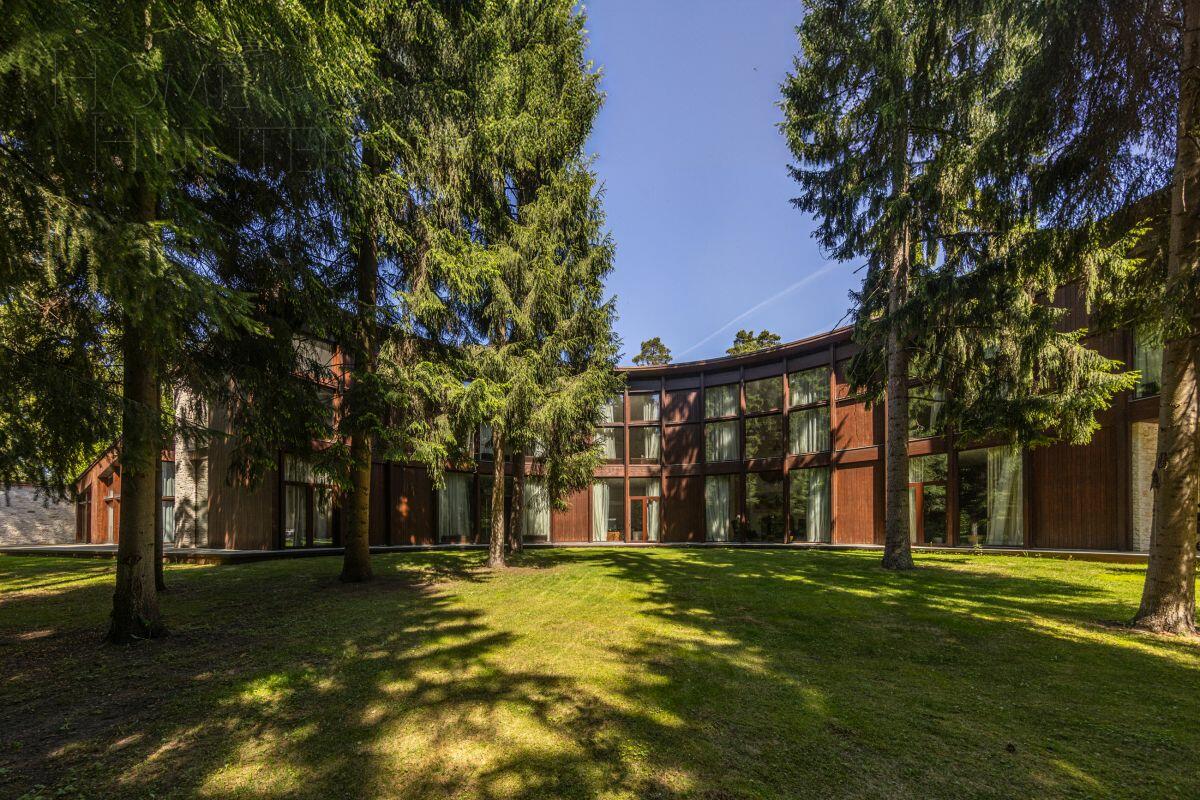 2-этажный коттедж 2 038 м² с отделкой