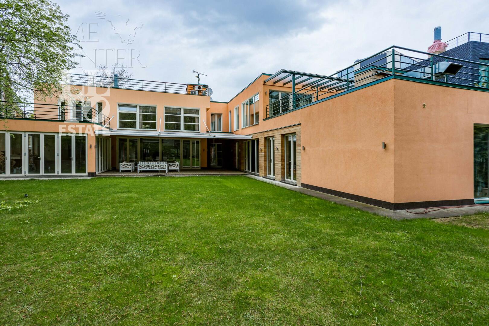 2-этажный коттедж 760 м² с отделкой